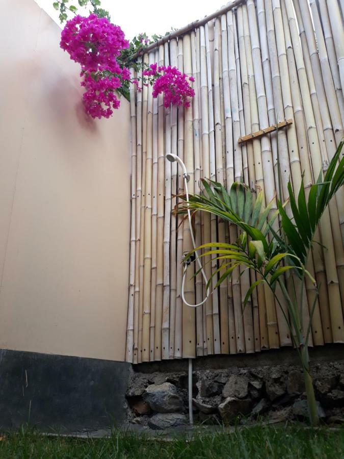 Bujang Lapuk Hostel Sekotong Exterior photo